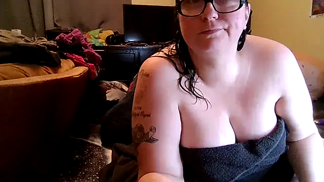 Snapshot of newfieocean chatting on November 11, 2025, 2:28 am newfieocean online show from November 11, 2025, 2:28 am