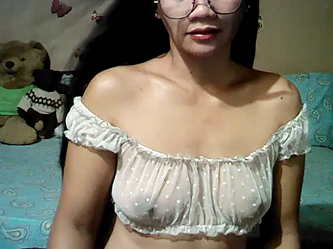 Mia Rein online show from April 18, 2026, 2:19 pm