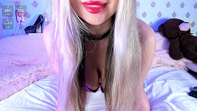 Briana Lovs online show from March 2, 2026, 6:14 am