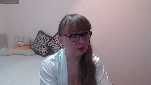 Snapshot of MargotLot chatting on March 10, 2025, 12:49 pm MargotLot online show from March 10, 2025, 12:49 pm