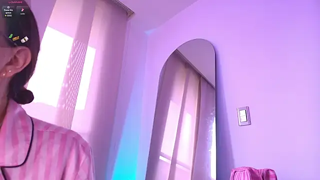 Snapshot of Pleasure_Vibes23 chatting on October 28, 2025, 11:09 am Pleasure Vibes23 online show from October 28, 2025, 11:09 am