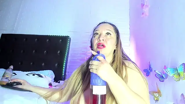 AndreaLombana online show from March 21, 2025, 3:01 am