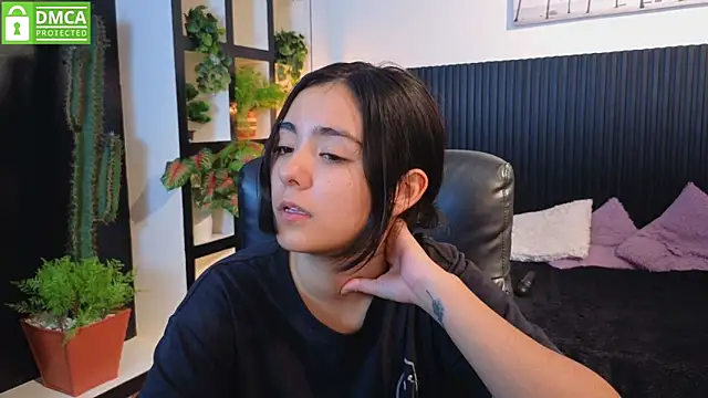 Snapshot of Ivy_Gail chatting on November 7, 2025, 6:40 am Ivy Gail online show from November 7, 2025, 6:40 am