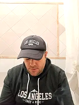 alex899927 online show from October 9, 2025, 7:42 am