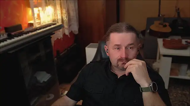 Mosiadz1975 online show from February 1, 2025, 10:34 pm