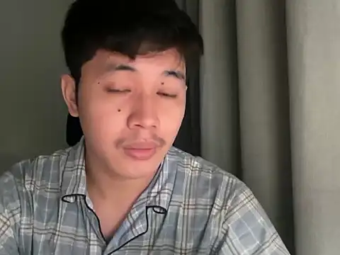 Snapshot of kevinthehottest chatting on December 19, 2025, 11:12 am kevinthehottest online show from December 19, 2025, 11:12 am