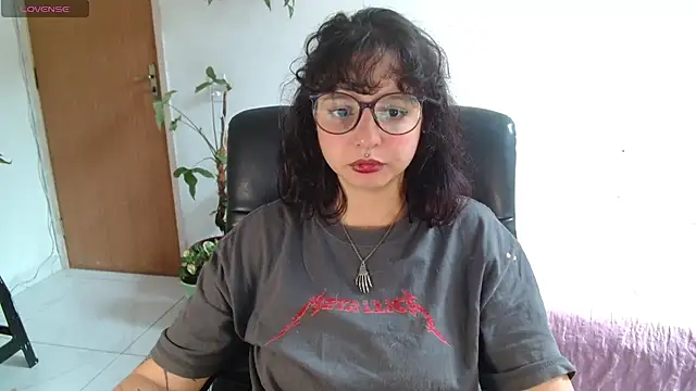 Snapshot of myamillor chatting on October 31, 2025, 1:08 pm myamillor online show from October 31, 2025, 1:08 pm