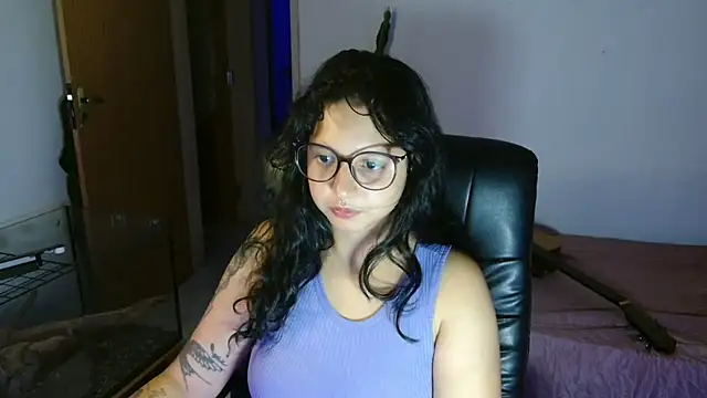 Snapshot of myamillor chatting on February 25, 2025, 10:31 pm myamillor online show from February 25, 2025, 10:31 pm
