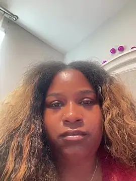 Snapshot of BigFineSelena chatting on July 2, 2026, 5:52 pm BigFineSelena online show from July 2, 2026, 5:52 pm
