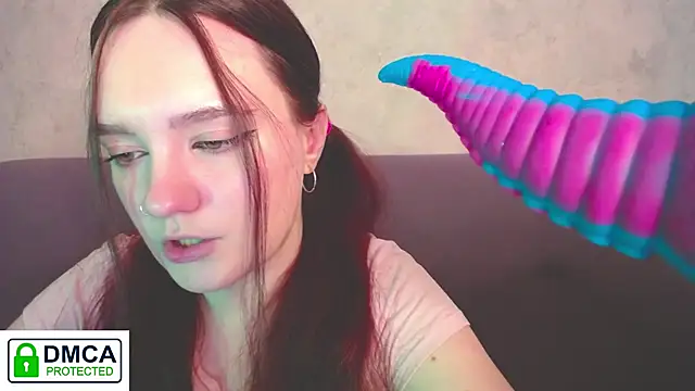 Alyssa   Scarlet online show from December 19, 2025, 8:49 am