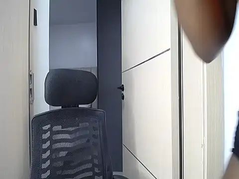 Snapshot of Pretty_Liya08 chatting on February 23, 2026, 1:18 am Pretty Liya08 online show from February 23, 2026, 1:18 am