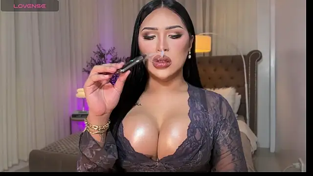 Your Majesty Tyra online show from November 26, 2025, 5:07 am