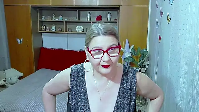 Snapshot of LucilleFenlys chatting on May 26, 2026, 8:18 pm LucilleFenlys online show from May 26, 2026, 8:18 pm