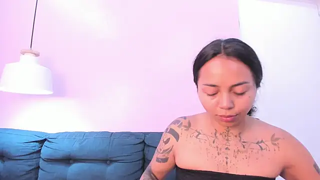 miss soffi  online show from April 10, 2026, 12:23 pm