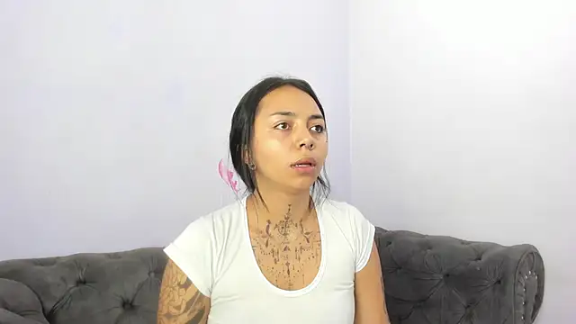 miss soffi  online show from April 9, 2026, 12:11 pm