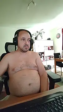 Snapshot of Stevie_Little chatting on July 15, 2026, 10:33 am Stevie Little online show from July 15, 2026, 10:33 am