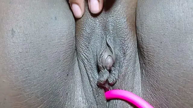 morenahott1 online show from April 14, 2026, 1:27 pm