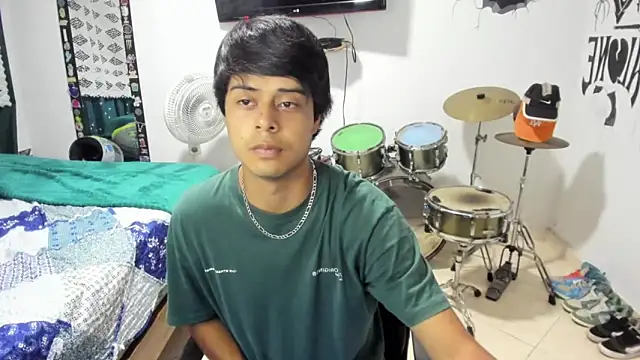 Snapshot of Zack_falcon chatting on March 14, 2025, 2:20 am Zack falcon online show from March 14, 2025, 2:20 am