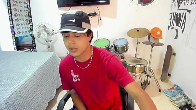 Snapshot of Zack_falcon chatting on February 27, 2025, 3:15 pm Zack falcon online show from February 27, 2025, 3:15 pm