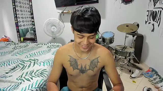 Snapshot of Zack_falcon chatting on January 4, 2025, 7:44 pm Zack falcon online show from January 4, 2025, 7:44 pm