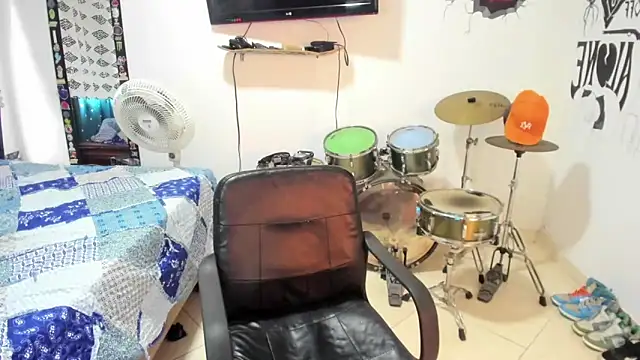 Snapshot of Zack_falcon chatting on March 11, 2025, 12:50 pm Zack falcon online show from March 11, 2025, 12:50 pm