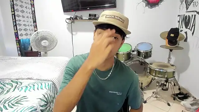 Snapshot of Zack_falcon chatting on February 4, 2026, 9:10 pm Zack falcon online show from February 4, 2026, 9:10 pm