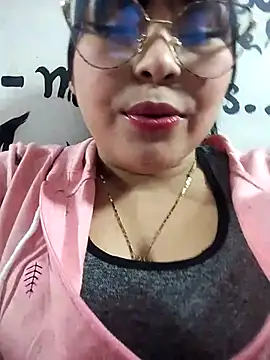 Hana    online show from January 11, 2026, 11:33 pm