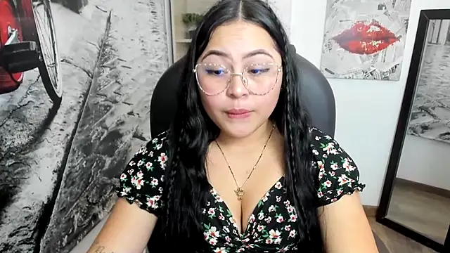 Snapshot of Hana___ chatting on November 12, 2025, 10:24 pm Hana online show from November 12, 2025, 10:24 pm