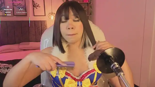 Olivia ds online show from October 23, 2025, 4:33 am