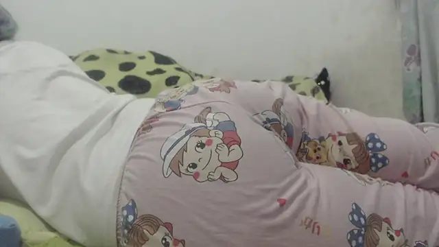 Snapshot of Kittywhiteass chatting on February 18, 2025, 8:38 am Kittywhiteass online show from February 18, 2025, 8:38 am
