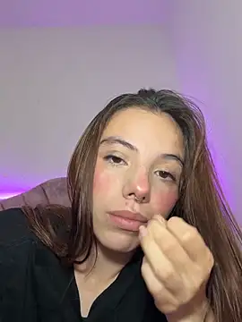 Cherry98p online show from April 19, 2026, 6:14 am