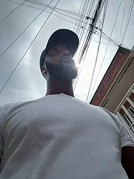 Snapshot of blackdrey18 chatting on February 9, 2026, 4:16 pm blackdrey18 online show from February 9, 2026, 4:16 pm