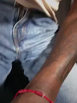 Snapshot of blackdrey18 chatting on February 17, 2026, 12:13 pm blackdrey18 online show from February 17, 2026, 12:13 pm