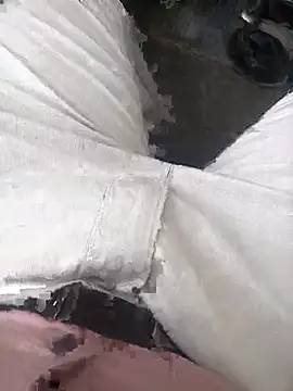 witchhunter1 online show from November 4, 2025, 1:31 am