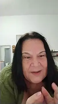 Snapshot of Yaya_Mineira chatting on June 24, 2026, 9:45 pm Yaya Mineira online show from June 24, 2026, 9:45 pm