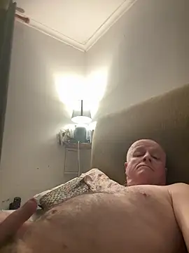 Snapshot of locallad88 chatting on October 17, 2025, 10:44 pm locallad88 online show from October 17, 2025, 10:44 pm