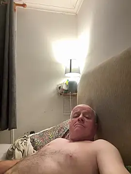 Snapshot of locallad88 chatting on October 19, 2025, 9:28 pm locallad88 online show from October 19, 2025, 9:28 pm