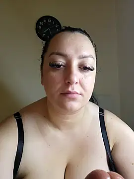 Snapshot of mihaelaa chatting on November 20, 2025, 6:25 am mihaelaa online show from November 20, 2025, 6:25 am