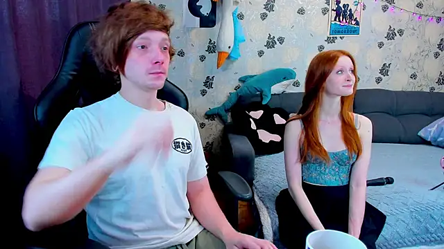 Snapshot of lakmsrrrmrrr chatting on March 8, 2025, 9:39 am lakmsrrrmrrr online show from March 8, 2025, 9:39 am