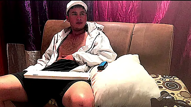 camilovaron online show from February 7, 2025, 12:53 am
