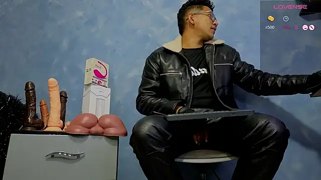 Snapshot of TomLover_12 chatting on January 16, 2026, 2:04 am TomLover 12 online show from January 16, 2026, 2:04 am