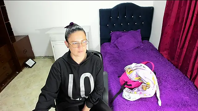 Violeta hornny online show from March 3, 2025, 8:32 pm