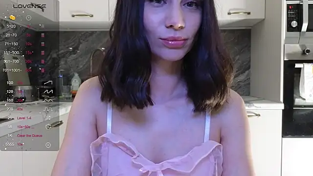 Snapshot of Alice_Wonders chatting on October 10, 2025, 7:25 pm Alice Wonders online show from October 10, 2025, 7:25 pm