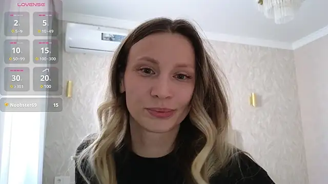 Snapshot of Alice_Wonders chatting on March 10, 2025, 11:01 am Alice Wonders online show from March 10, 2025, 11:01 am