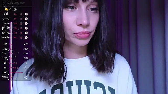 Snapshot of Alice_Wonders chatting on October 18, 2025, 8:22 pm Alice Wonders online show from October 18, 2025, 8:22 pm