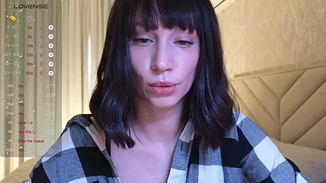 Snapshot of Alice_Wonders chatting on November 6, 2025, 6:17 am Alice Wonders online show from November 6, 2025, 6:17 am