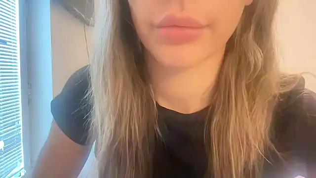 Snapshot of Lillymariee chatting on January 23, 2025, 11:37 am Lillymariee online show from January 23, 2025, 11:37 am