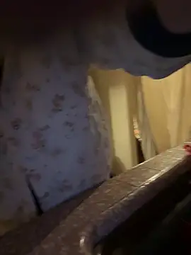 Snapshot of ClumsyLink chatting on February 11, 2026, 12:38 pm ClumsyLink online show from February 11, 2026, 12:38 pm