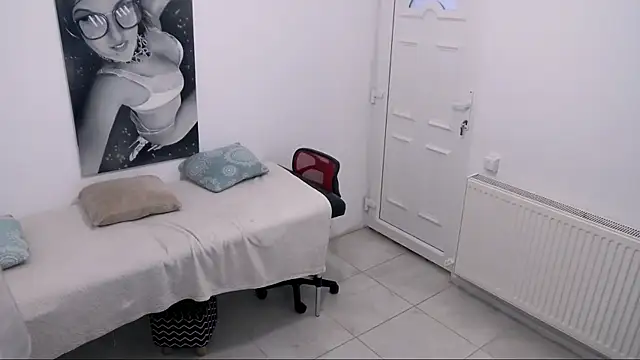 TinaMaay online show from January 24, 2025, 8:02 am