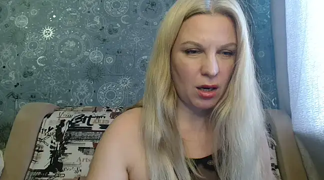Snapshot of BlondeFox chatting on January 25, 2025, 6:45 am BlondeFox online show from January 25, 2025, 6:45 am